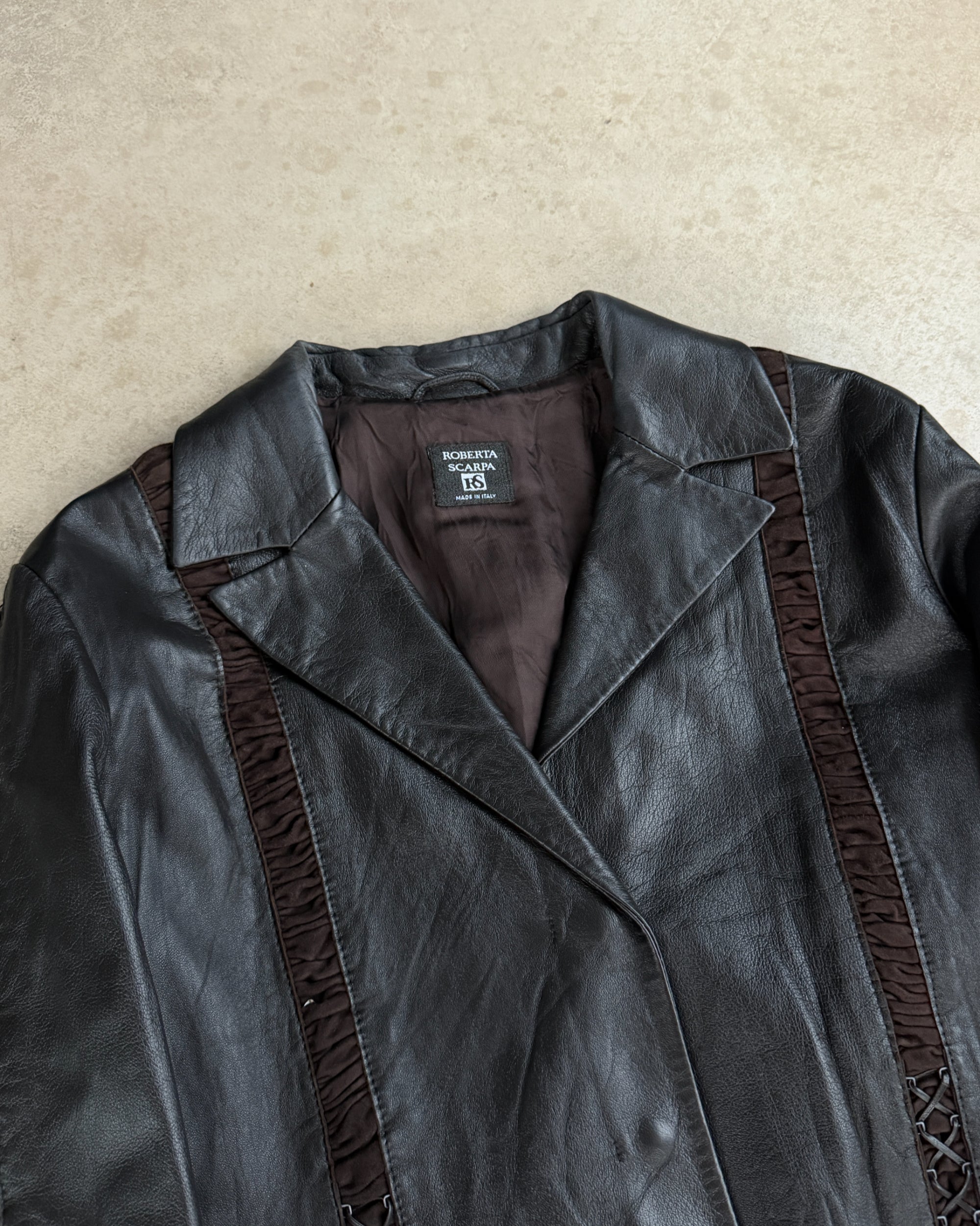 Roberta Scarpa Made in Italy Lace-Up Leather Jacket – M-on a concrete background