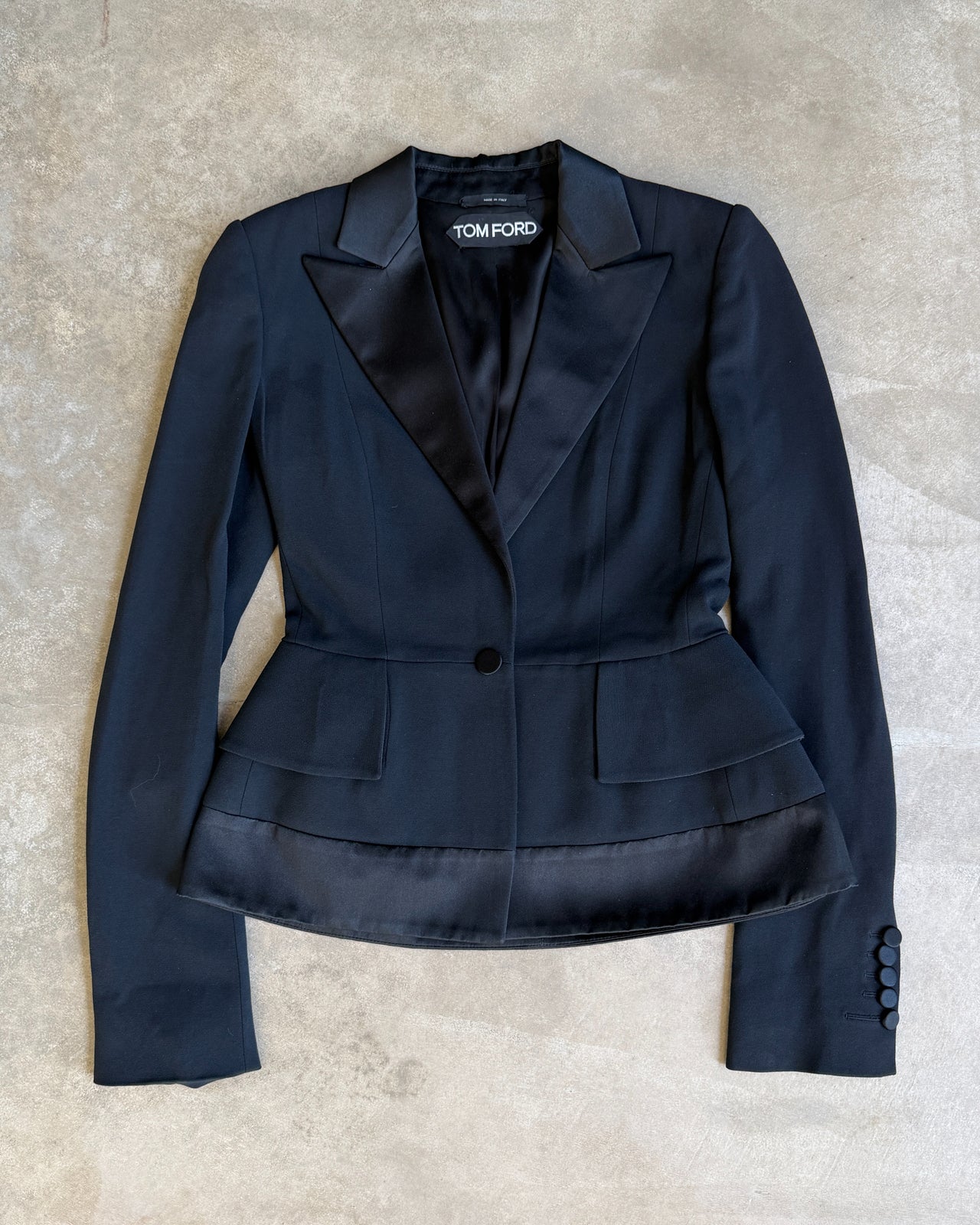 Tom Ford Structured Blazer – S-on a concrete background