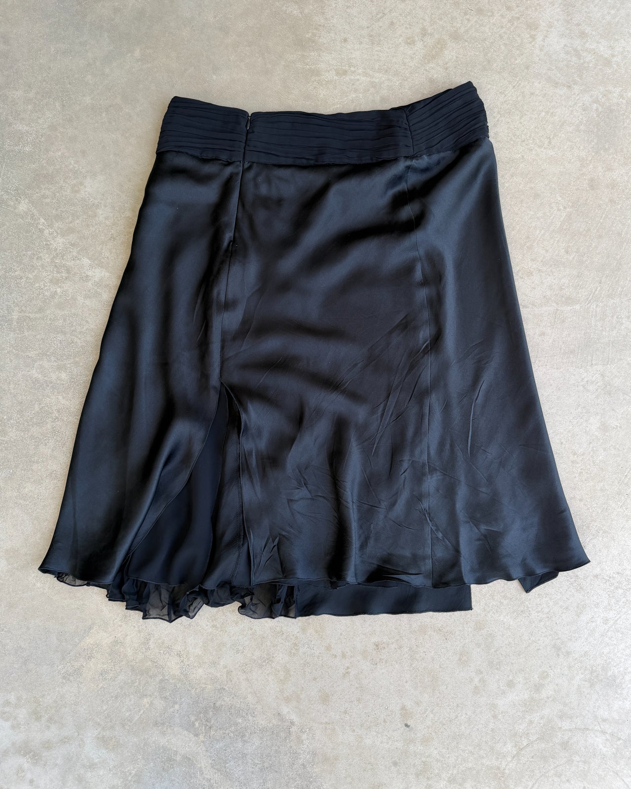 Emporio Armani Silk Ruffle Waist Midi Skirt – M-on a concrete background