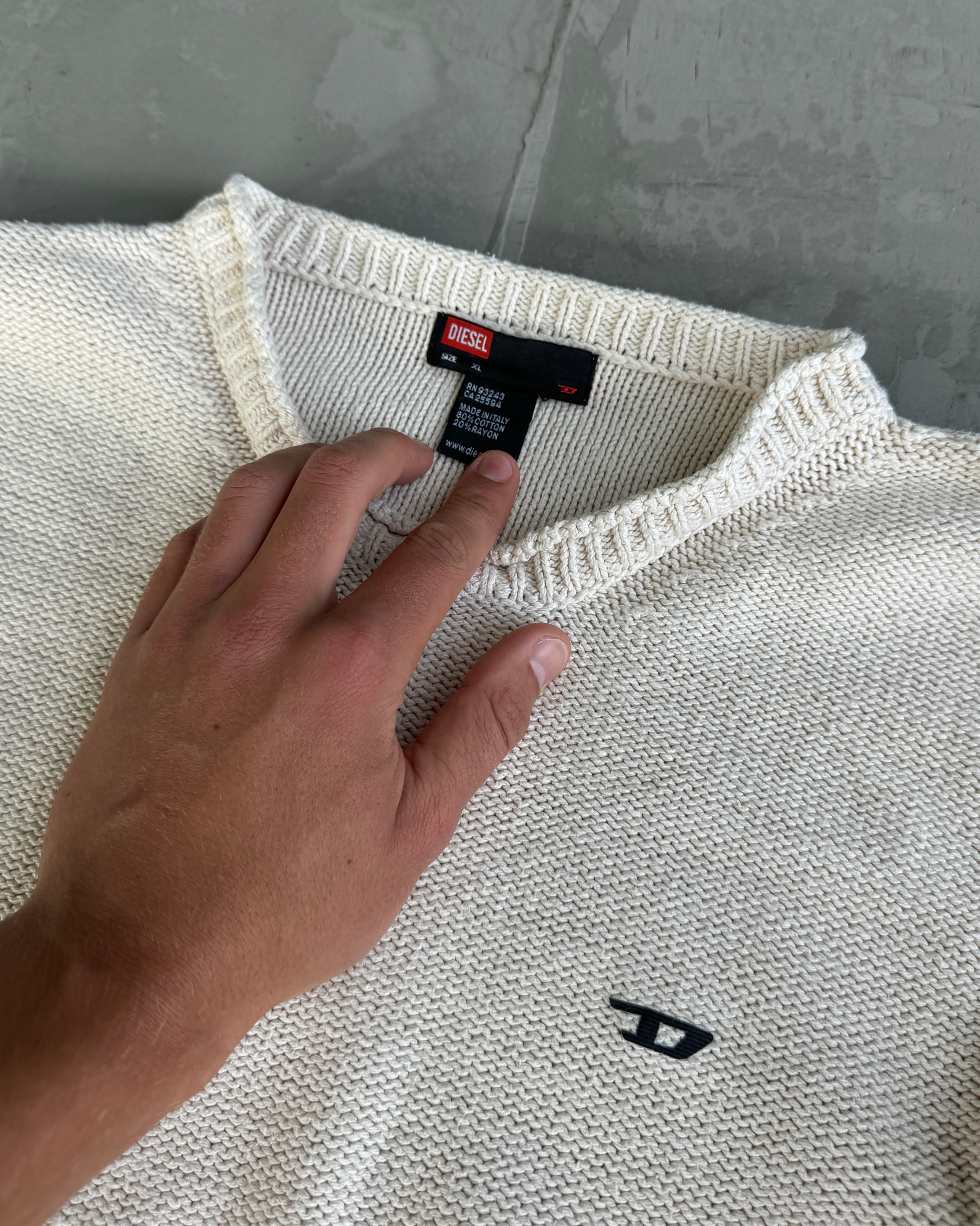 DIESEL CREAM KNIT SWEATER - M