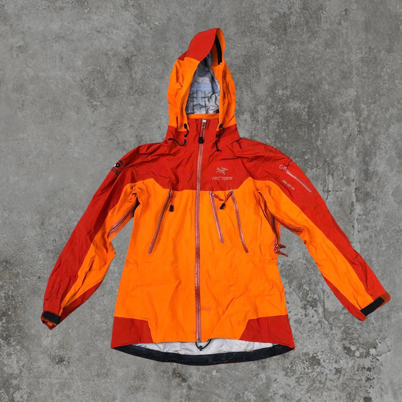 Arc'teryx Theta AR Jacket - Orange Colourway - Arcteryx Snow Peak Techwear Tech Wear Technical Sports Jacket Gore-Tex