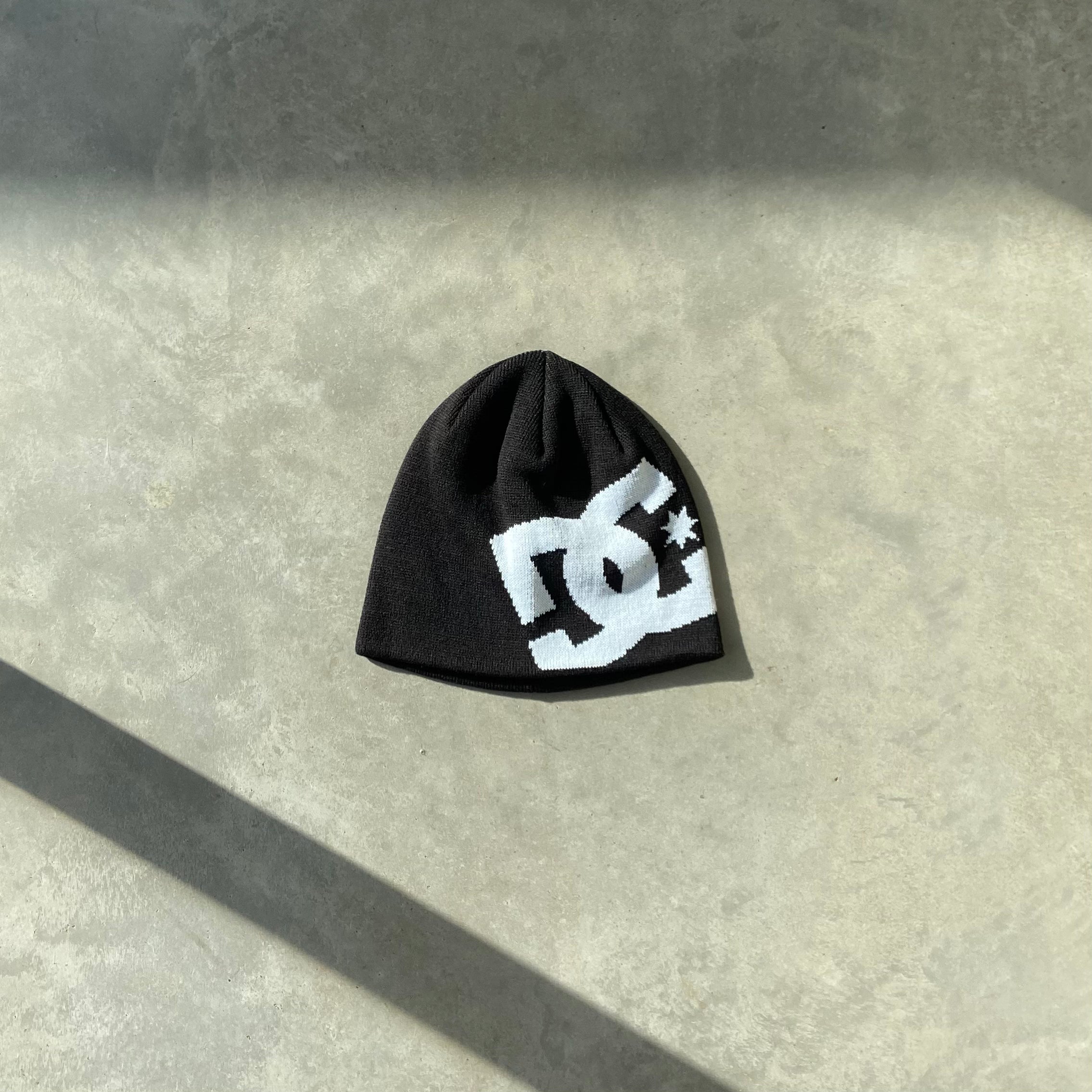 DC LOGO BEANIE