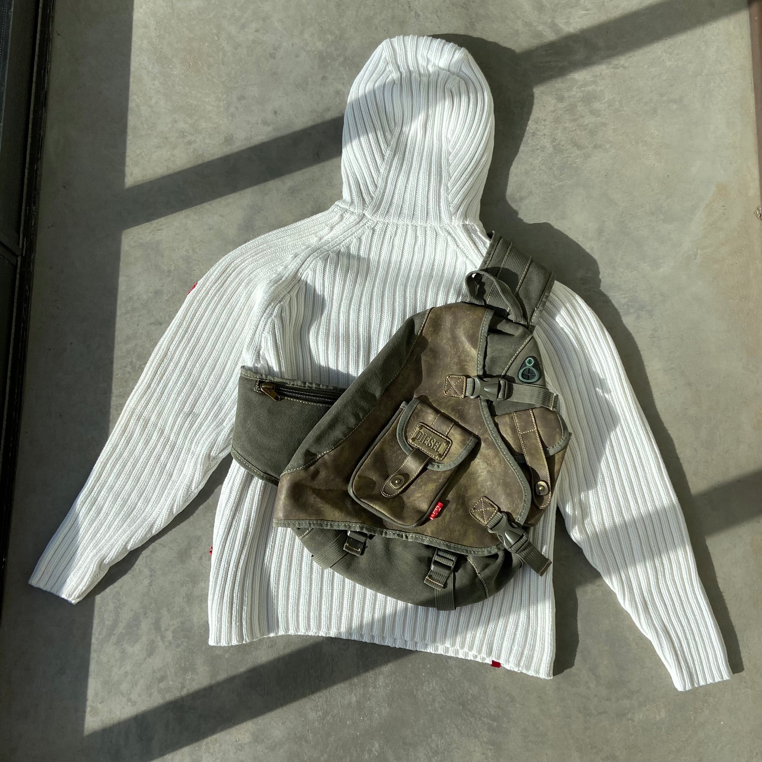DIESEL 2000'S UTILITY SLING BAG
