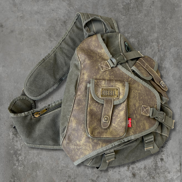 DIESEL 2000'S UTILITY SLING BAG