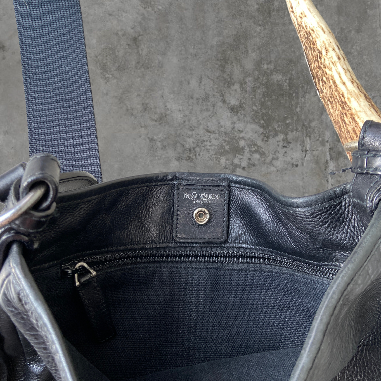 SS02 YVES SAINT LAURENT YSL LEATHER MOMBASA BAG