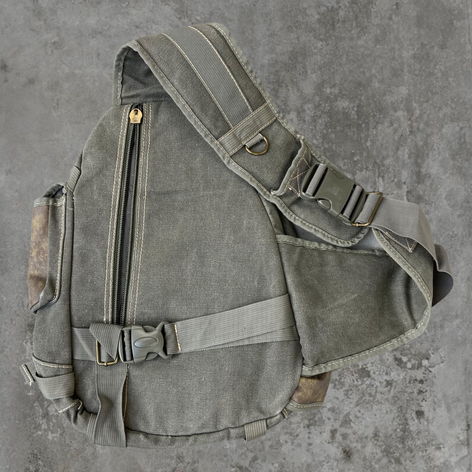 DIESEL 2000'S UTILITY SLING BAG