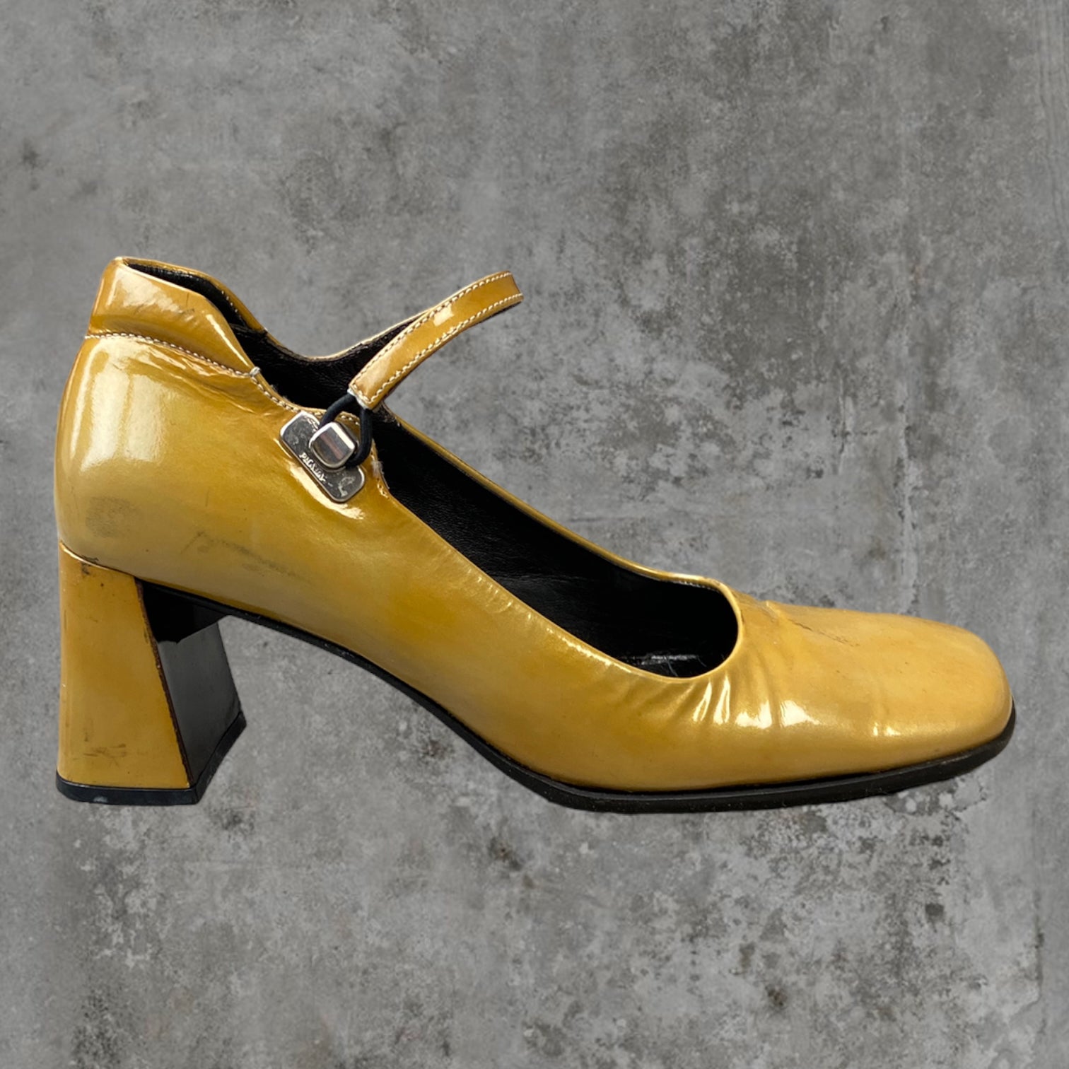 90'S PRADA MARY JANE LEATHER SQUARE-TOE HEELS - UK 4
