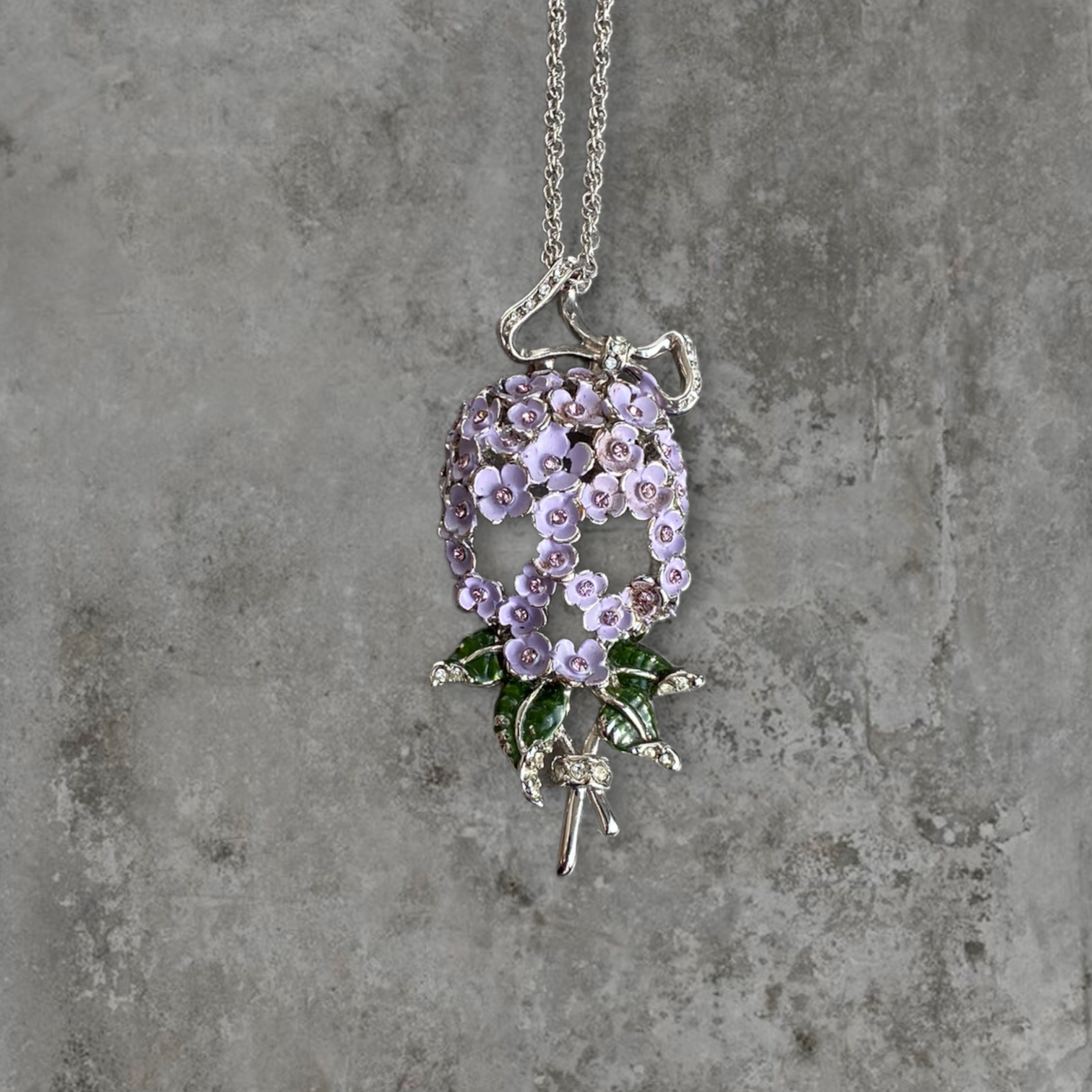 VIVIENNE WESTWOOD FLOWER SKULL NECKLACE
