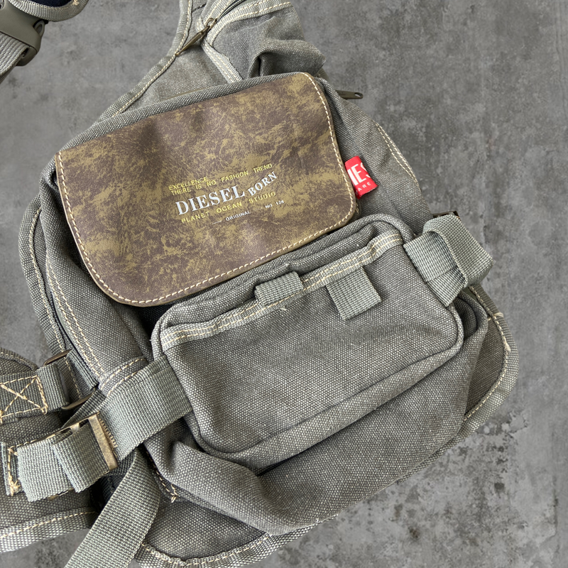 DIESEL 2000'S UTILITY SLING BAG