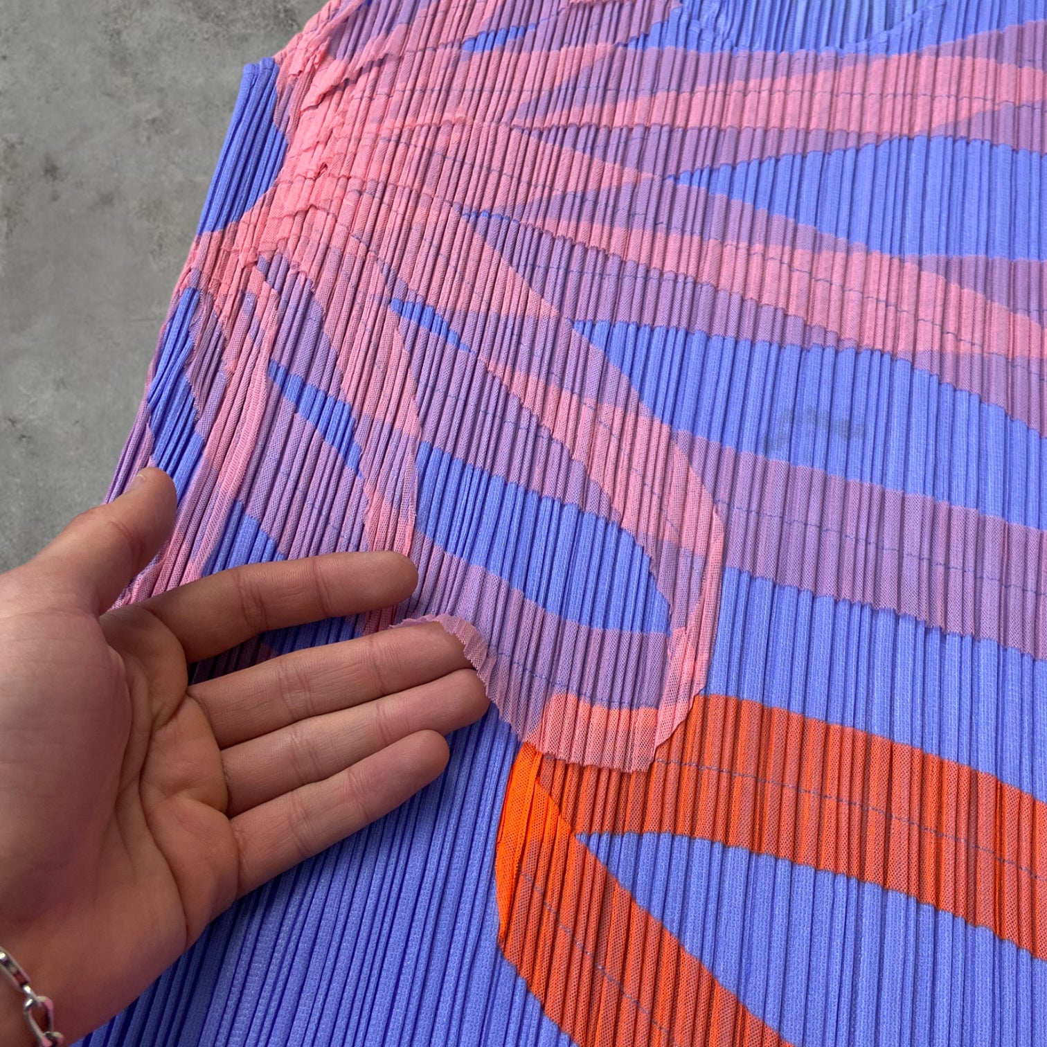 ISSEY MIYAKE 'FLOWERS' PLEATED VEST TOP - XL