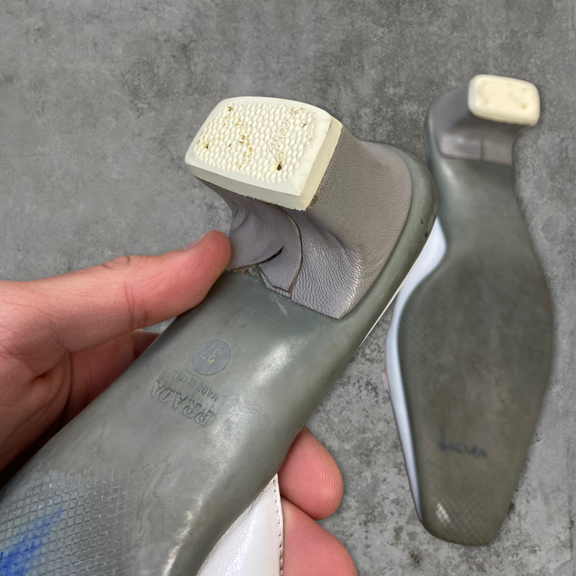 PRADA LEATHER AND SUEDE 'CLIP' KITTEN HEELS - EU 37