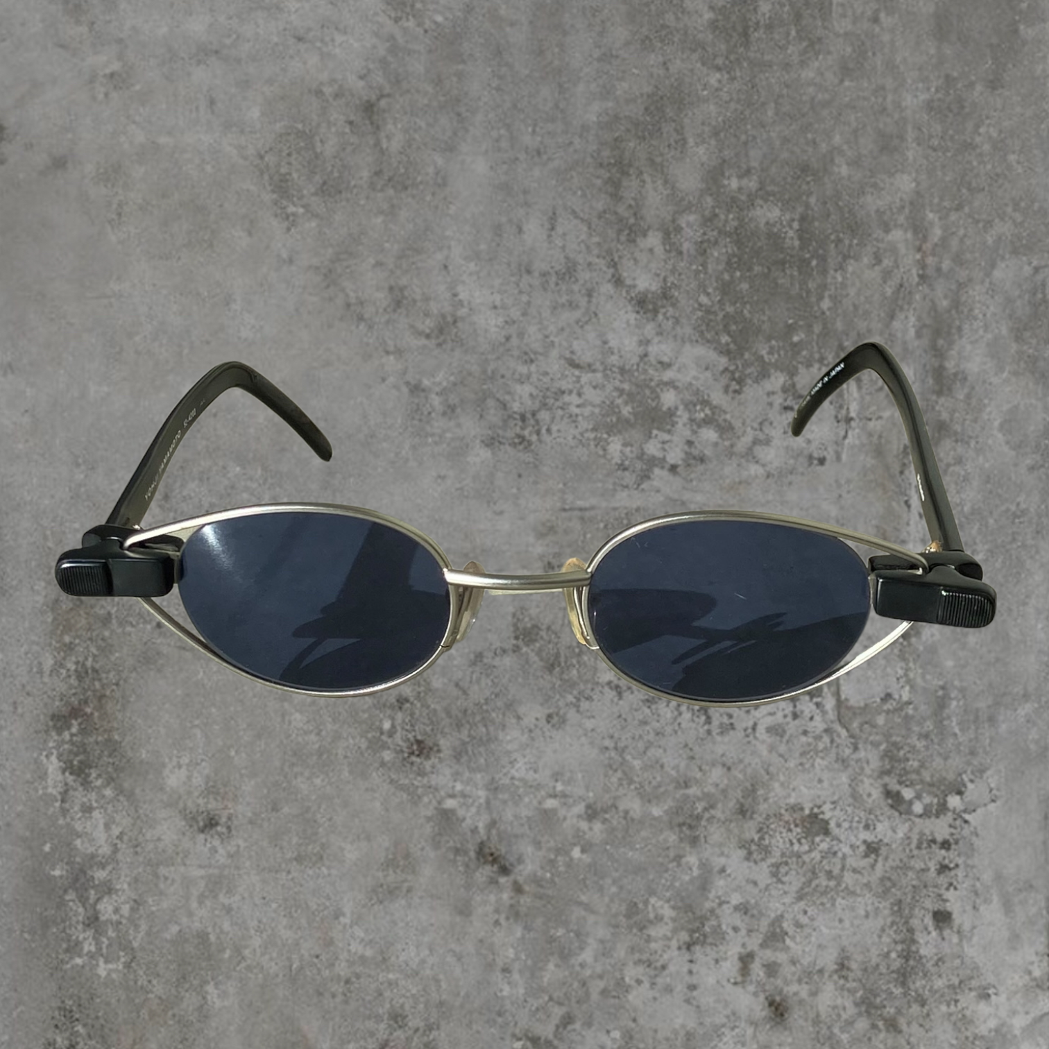 YOHJI YAMAMOTO 'CLIP' SUNGLASSES