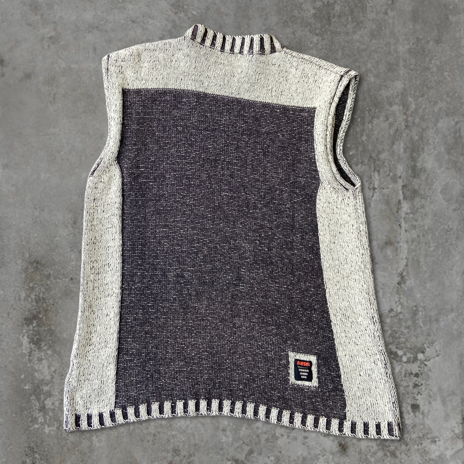 DIESEL GRAPHIC KNIT VEST - M/L