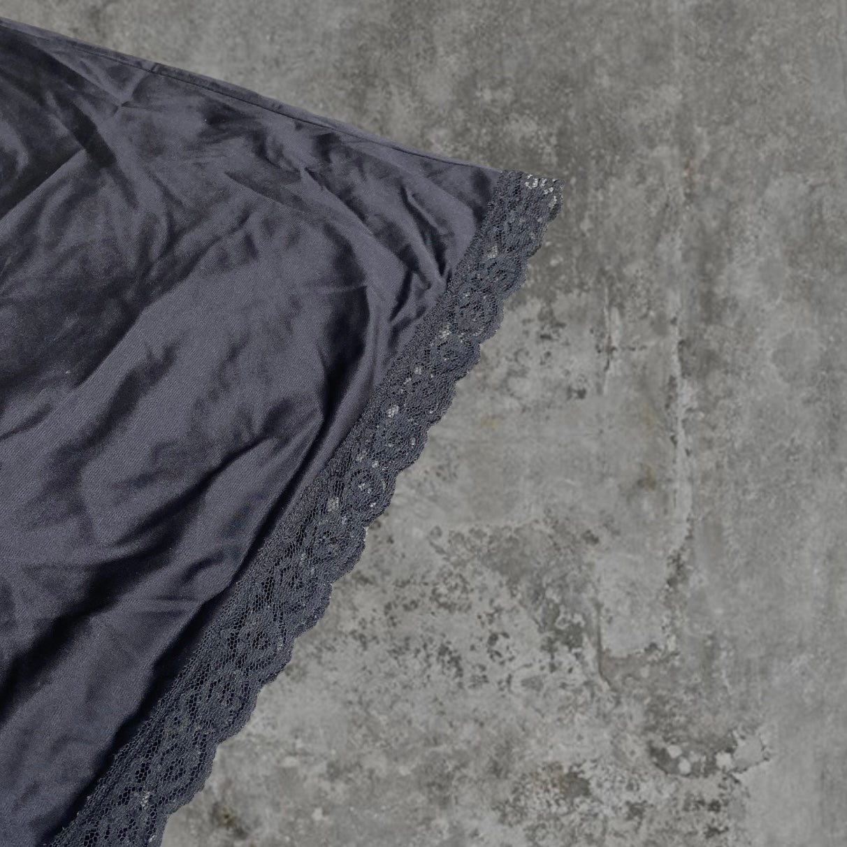 VIVIENNE TAM LACED HEM SLIP DRESS - S