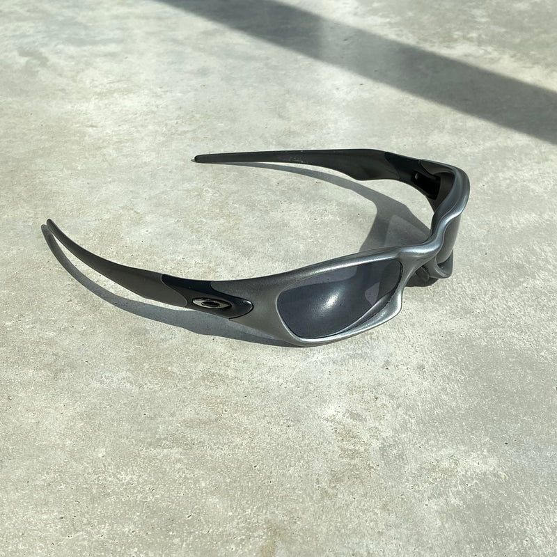 OAKLEY GRAPHITE GREY SUNGLASSES