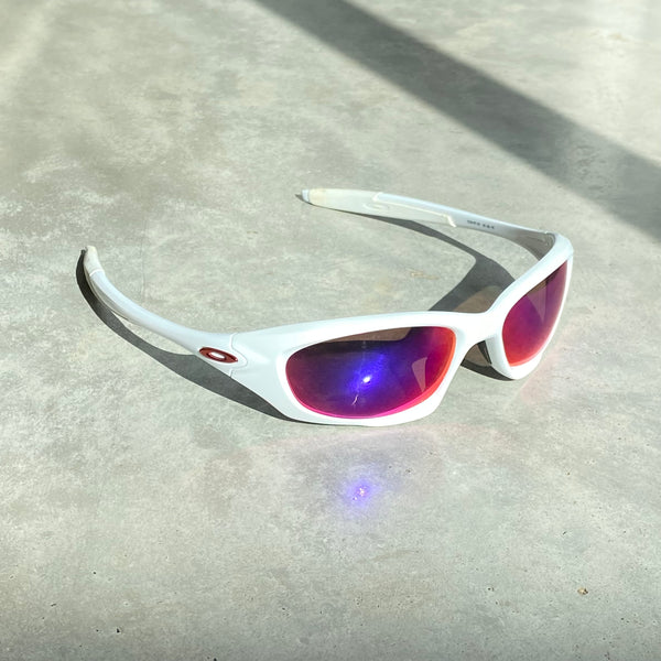 OAKLEY WHITE MIRRORED POLARISED SUNGLASSES