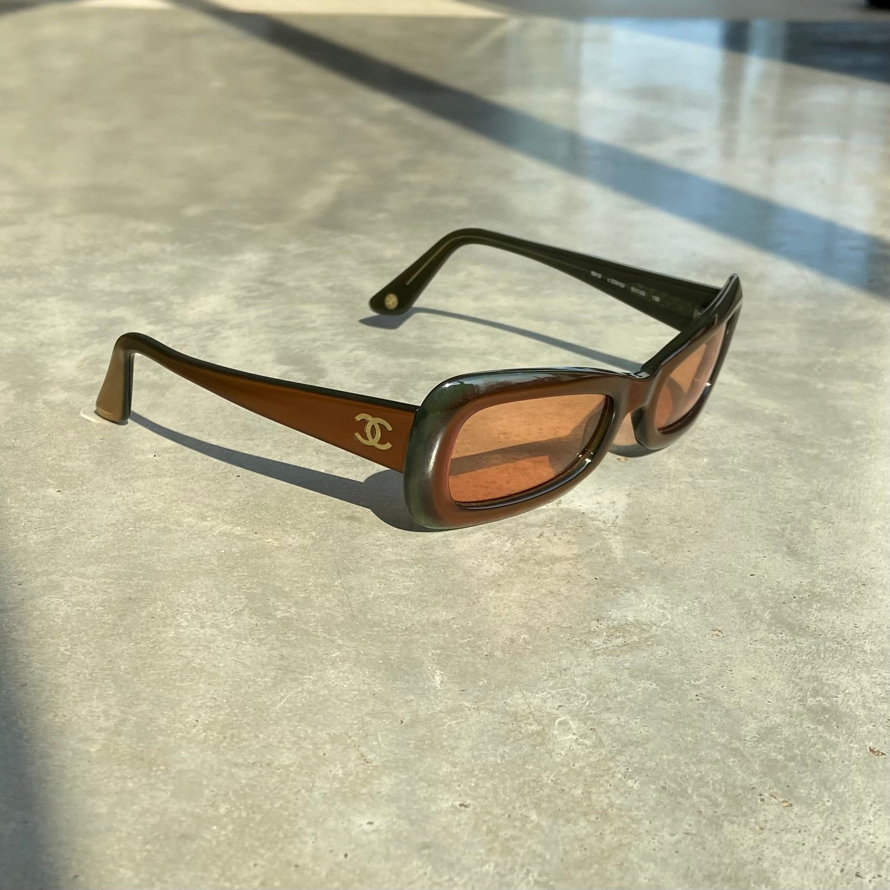 CHANEL CC IRIDESCENT SUNGLASSES